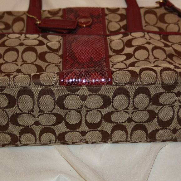 Coach F25706 Signature Python Stripe Tote Handbag - Picture 5 of 8